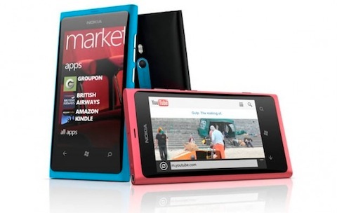 nokia-lumia-800-different-angles-625x396